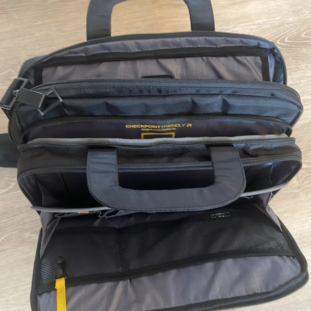 Targus laptop case / shoulder-strap bag